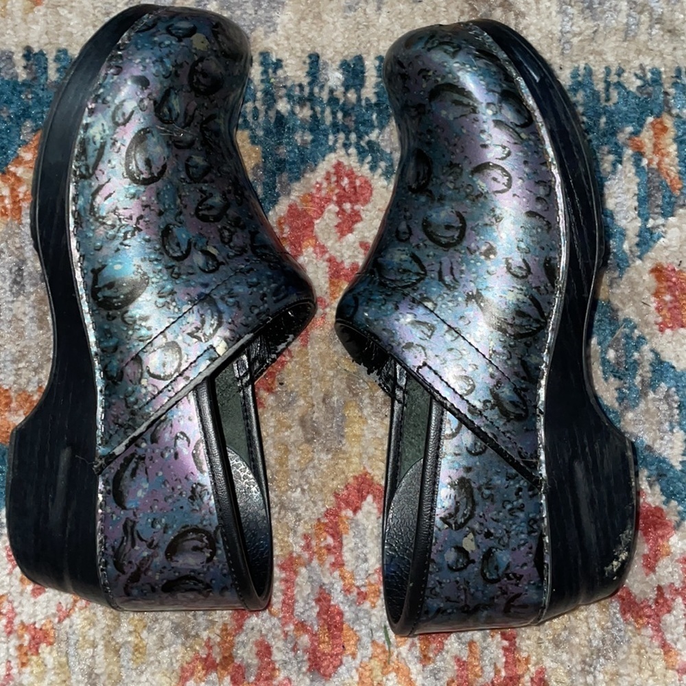 Dansko Womens Clogs Size 40 US 9.5-10 “Raindrop” Iridescent Black Leather - Picture 6 of 8